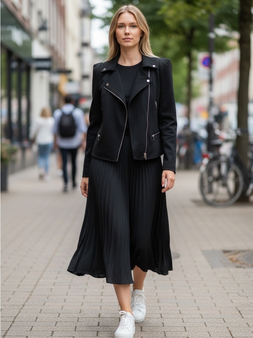 Elegant Black Women's Blazer with Zipper Detail